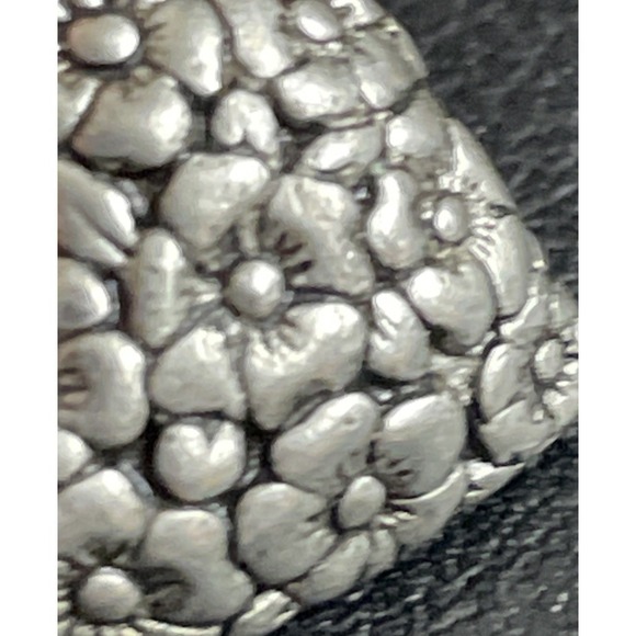 Vintage Heart Charm Pendant Floral Silver Tone Dimensional Valentine Jewelry - Picture 4 of 6